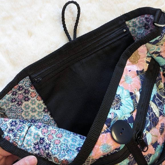 Handmade Floral Quilted Bag - Picture 4 of 4